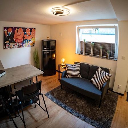 Gemuetliche 2-Zimmer Souterrain Wohnung デュッセルドルフ エクステリア 写真