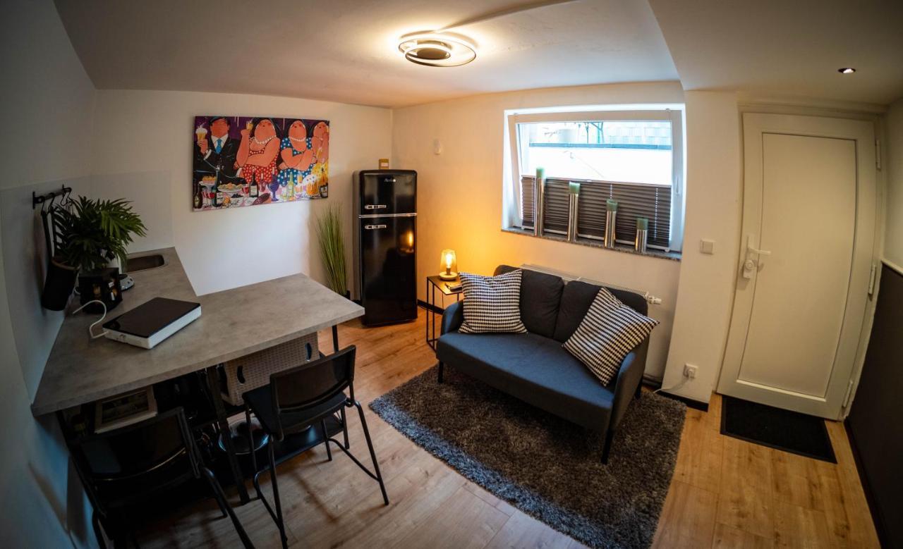 Gemuetliche 2-Zimmer Souterrain Wohnung デュッセルドルフ エクステリア 写真