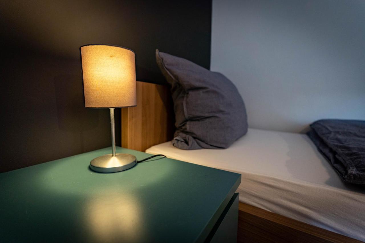 Gemuetliche 2-Zimmer Souterrain Wohnung デュッセルドルフ エクステリア 写真