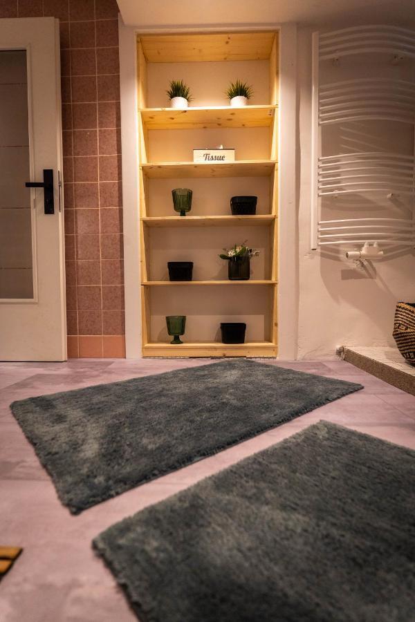 Gemuetliche 2-Zimmer Souterrain Wohnung デュッセルドルフ エクステリア 写真